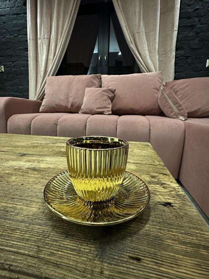 Darkhouse Versace Pink Лодзь Экстерьер фото