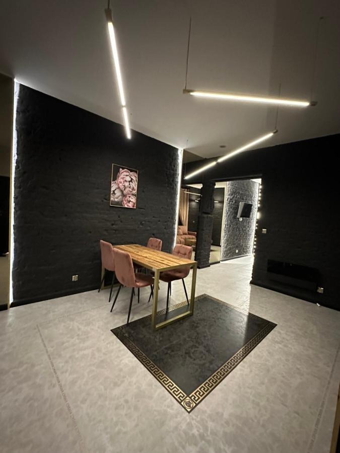 Darkhouse Versace Pink Лодзь Экстерьер фото